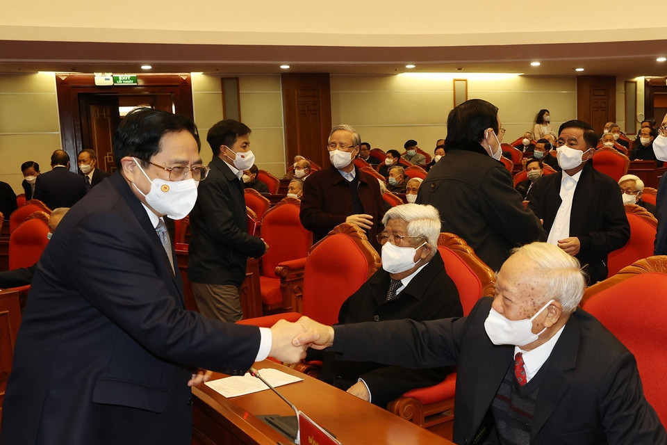 Thủ tướng Chính phủ Phạm Minh Chính với các nguyên lãnh đạo cấp cao của Đảng, Nhà nước. (Ảnh: Trí Dũng/TTXVN)