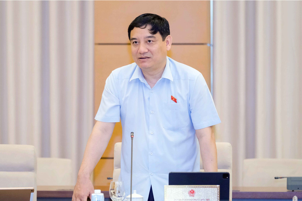 Chủ nhiệm Ủy ban Văn hóa, Giáo dục của Quốc hội Nguyễn Đắc Vinh phát biểu. (Ảnh: Doãn Tấn/TTXVN)