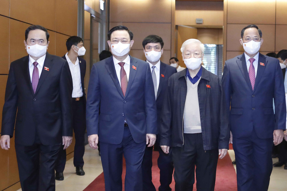 Tổng Bí thư Nguyễn Phú Trọng, Chủ tịch Quốc hội Vương Đình Huệ và các lãnh đạo Quốc hội dự hội nghị. (Ảnh: Doãn Tấn/TTXVN)