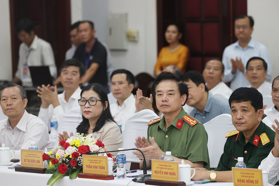 Lãnh đạo chủ chốt tỉnh Bình Thuận tham dự buổi làm việc. (Ảnh: Dương Giang/TTXVN)