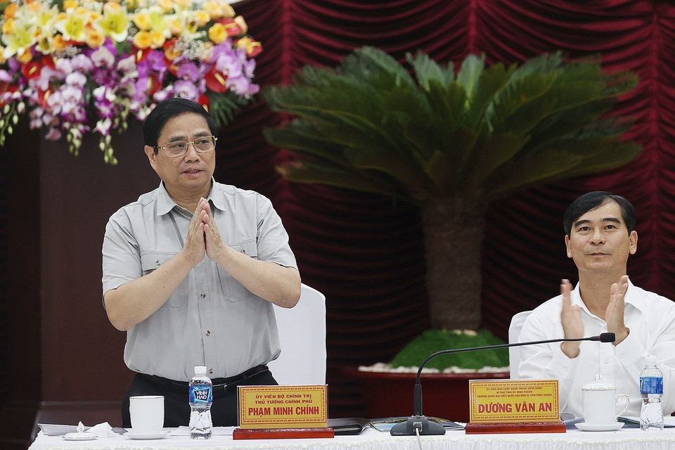 Thủ tướng Phạm Minh Chính làm việc với Ban Thường vụ Tỉnh ủy Bình Thuận. (Ảnh: Dương Giang/TTXVN)