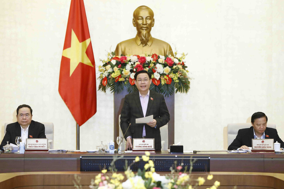 Sáng 28/11, tại Nhà Quốc hội, Chủ tịch Quốc hội Vương Đình Huệ chủ trì và phát biểu khai mạc phiên họp thứ 17 của Ủy ban Thường vụ Quốc hội. (Ảnh: An Đăng/TTXVN) 