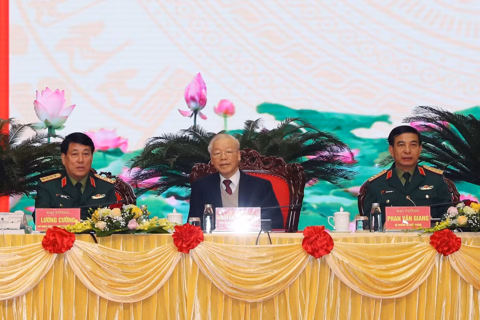 Tổng Bí thư Nguyễn Phú Trọng cùng các lãnh đạo Bộ Quốc phòng chủ trì hội nghị. (Ảnh: Trọng Đức/TTXVN)