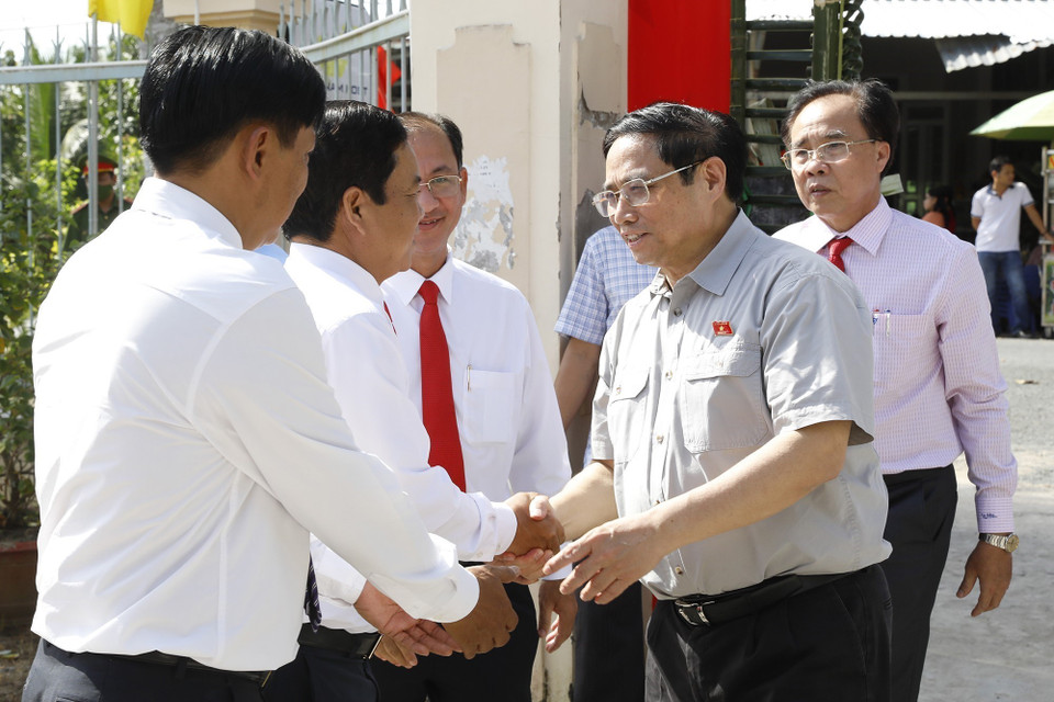 Nhân kỷ niệm 92 năm Ngày truyền thống Mặt trận Tổ quốc Việt Nam, sáng 17/11, Thủ tướng Phạm Minh Chính dự Ngày hội Đại đoàn kết toàn dân tộc tại xã Nhơn Ái, huyện Phong Điền, thành phố Cần Thơ. (Ảnh: Dương Giang/TTXVN)