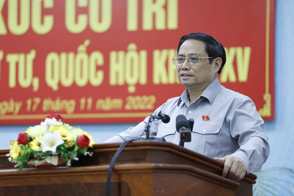 Thủ tướng Phạm Minh Chính phát biểu tại buổi tiếp xúc cử tri thành phố Cần Thơ. (Ảnh: Dương Giang/TTXVN)