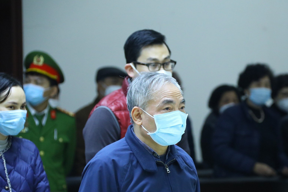 Bị cáo Nguyễn Ngọc Hiền, cựu Phó Giám đốc Bệnh viện Bạch Mai tại phiên tòa. (Ảnh: Văn Điệp/TTXVN)