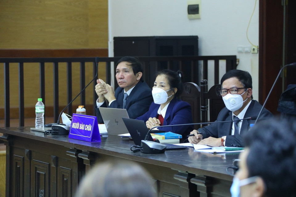 Luật sư bào chữa cho các bị cáo. (Ảnh: Văn Điệp/TTXVN)