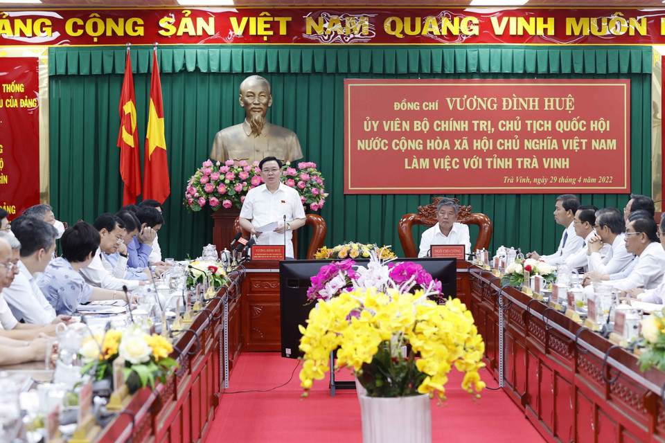 Hình ảnh Chủ tịch Quốc hội Vương Đình Huệ phát biểu tại buổi làm việc. (Ảnh: Doãn Tấn/TTXVN)