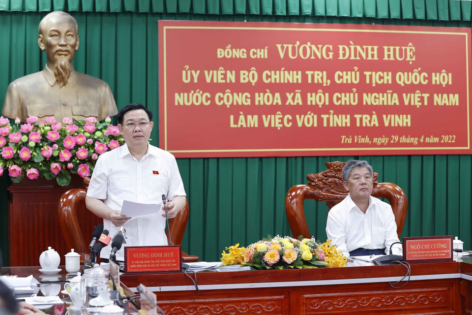 Chủ tịch Quốc hội Vương Đình Huệ phát biểu tại buổi làm việc. (Ảnh: Doãn Tấn/TTXVN)