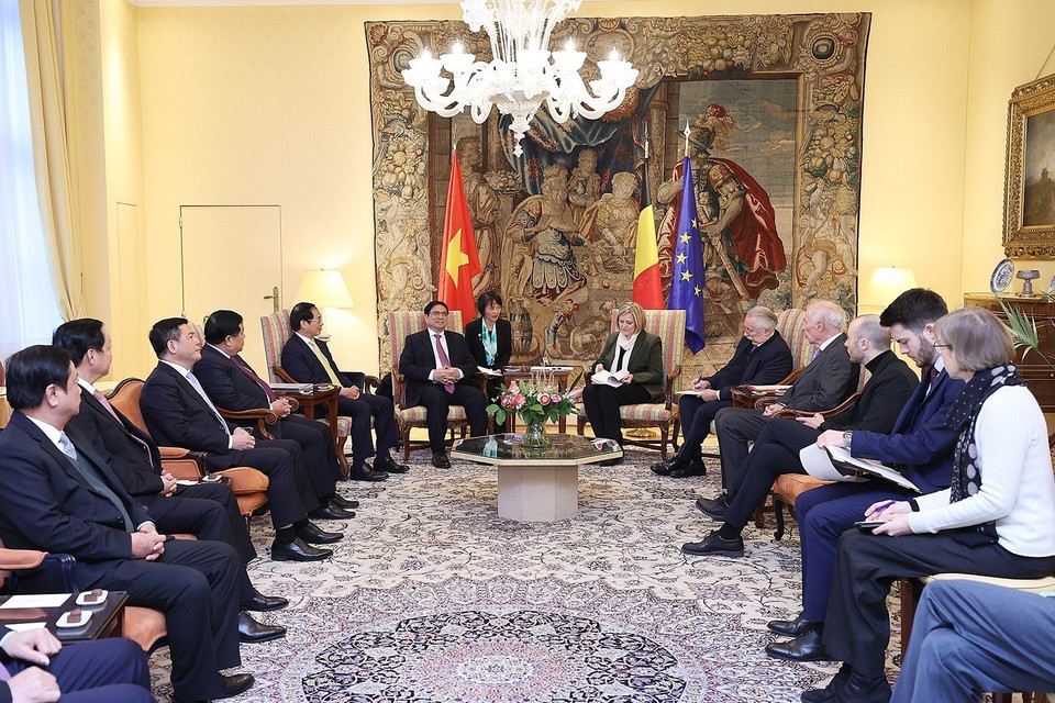 Quang cảnh buổi hội kiến giữa Thủ tướng Phạm Minh Chính và Chủ tịch Hạ viện Bỉ Eliane Tillieux. (Ảnh: Dương Giang/TTXVN)