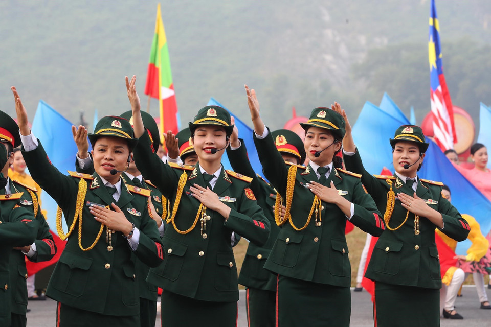 Chương trình nghệ thuật chào mừng khai mạc giải. (Ảnh: Trọng Đức/TTXVN)