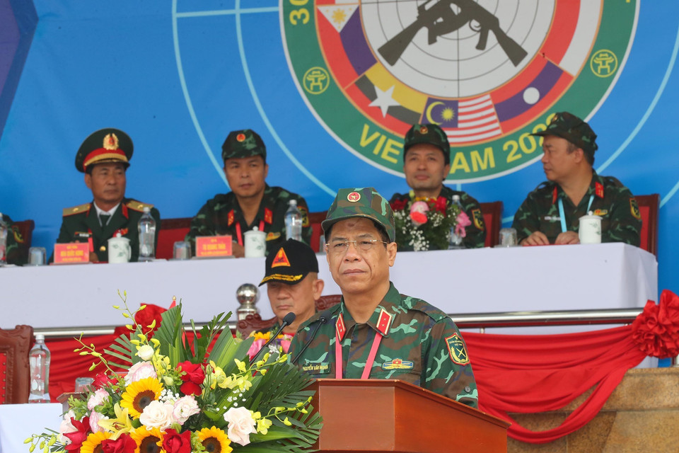 Trung tướng Nguyễn Văn Nghĩa, Phó Tổng Tham mưu trưởng Quân đội Nhân dân Việt Nam phát biểu khai mạc. (Ảnh: Trọng Đức/TTXVN)