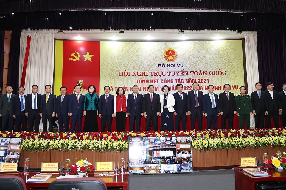 Thủ tướng Phạm Minh Chính với các đại biểu dự hội nghị. (Ảnh: Dương Giang/TTXVN)