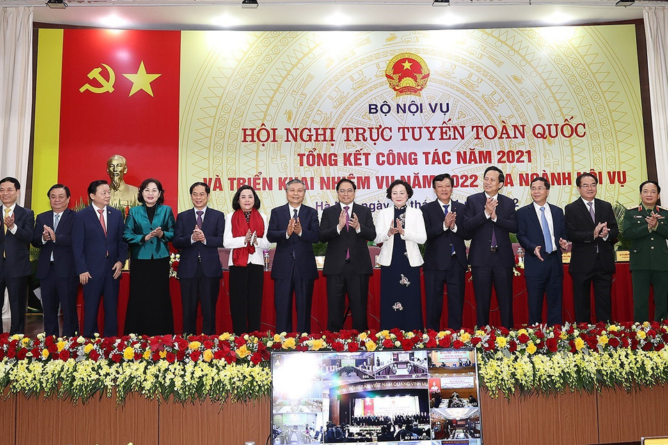 Hình ảnh Thủ tướng Phạm Minh Chính với các đại biểu dự hội nghị. (Ảnh: Dương Giang/TTXVN)