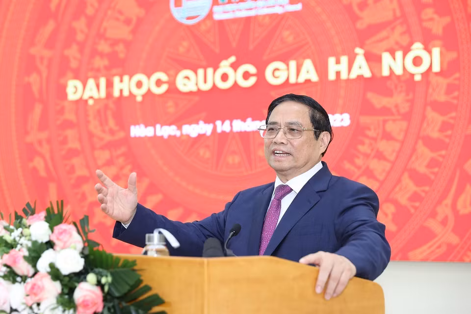 Theo Thủ tướng, trong giáo dục, đào tạo phải đảm bảo cân bằng giữa nghiên cứu lý thuyết cơ bản với khoa học quản lý và ứng dụng, thực hành. (Ảnh: Dương Giang/TTXVN)