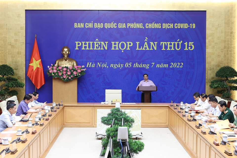 Thủ tướng Phạm Minh Chính chủ trì phiên họp lần thứ 15 của Ban Chỉ đạo Quốc gia phòng, chống dịch COVID-19 với các tỉnh, thành phố trong cả nước theo hình thức trực tuyến. (Ảnh:Dương Giang/TTXVN)