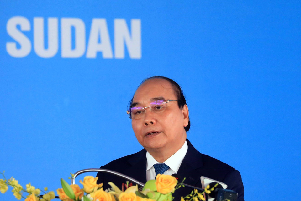 Chủ tịch nước Nguyễn Xuân Phúc phát biểu chỉ đạo, động viên các cán bộ, chiến sỹ khi trước khi lên đường làm nhiệm vụ. (Ảnh: Thống Nhất/TTXVN)