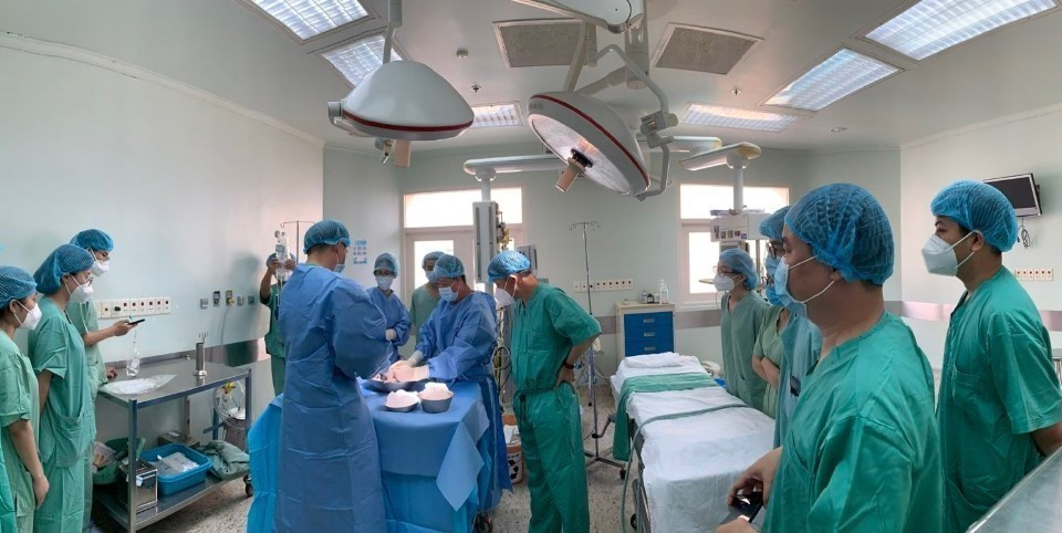 Toàn cảnh ca ghép tim xuyên Việt của Bệnh viện Trung ương Huế. (Nguồn: TTXVN)
