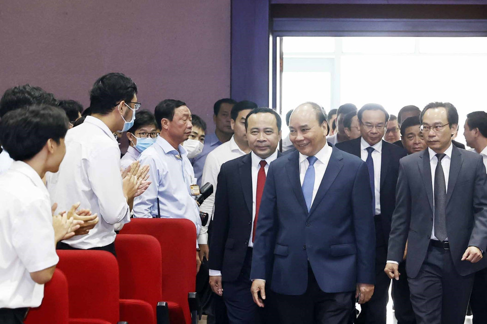 Sáng 13/10, Chủ tịch nước Nguyễn Xuân Phúc dự lễ khai khóa 2022 ở Đại học Quốc gia Thành phố Hồ Chí Minh với chủ đề "Sinh viên tiên phong trong đổi mới, sáng tạo thực hiện khát vọng xây dựng đất nước phồn vinh, hạnh phúc.” (Ảnh: Thống Nhất/TTXVN)