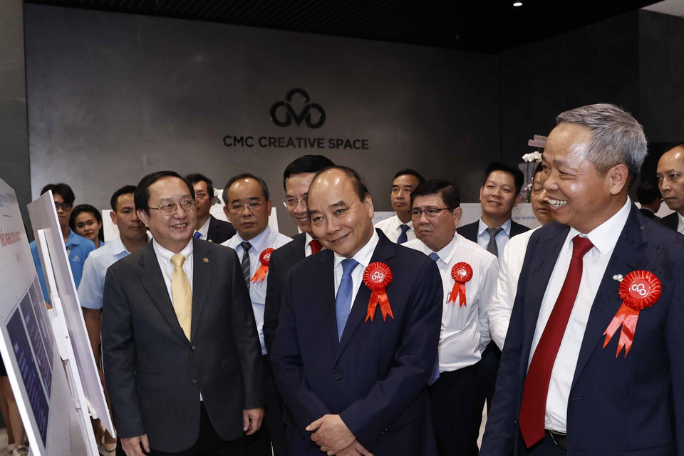 Chiều 15/8, tại Thành phố Hồ Chí Minh, Chủ tịch nước Nguyễn Xuân Phúc dự lễ khai trương Trung tâm dữ liệu CMC Tân Thuận. (Ảnh: Thống Nhất/TTXVN)