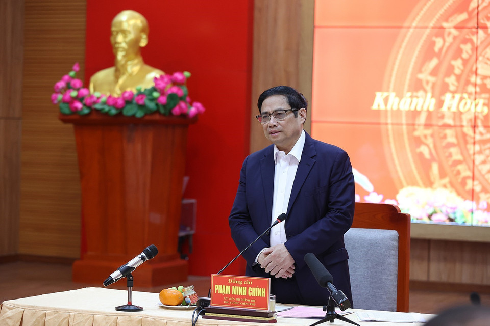 Hình ảnh Thủ tướng Phạm Minh Chính làm việc với lãnh đạo chủ chốt tỉnh Khánh Hòa. (Ảnh: Dương Giang/TTXVN) 