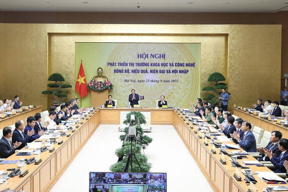 Hội nghị phát triển thị trường khoa học và công nghệ đề ra nhiệm vụ, giải pháp để vận hành tốt hơn thị trường khoa học, công nghệ, giúp các doanh nghiệp tạo nhiều hàng hóa, dịch vụ mới có hàm lượng khoa học cao, tạo sức cạnh tranh cho kinh tế. (Ảnh: Dương Giang/TTXVN)