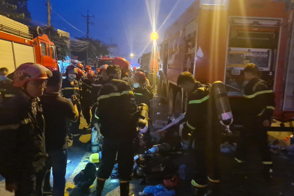 Theo thông tin ban đầu, vụ cháy này khiến ít nhất 7 người thương vong. (Ảnh: Huyền Trang TTXVN)