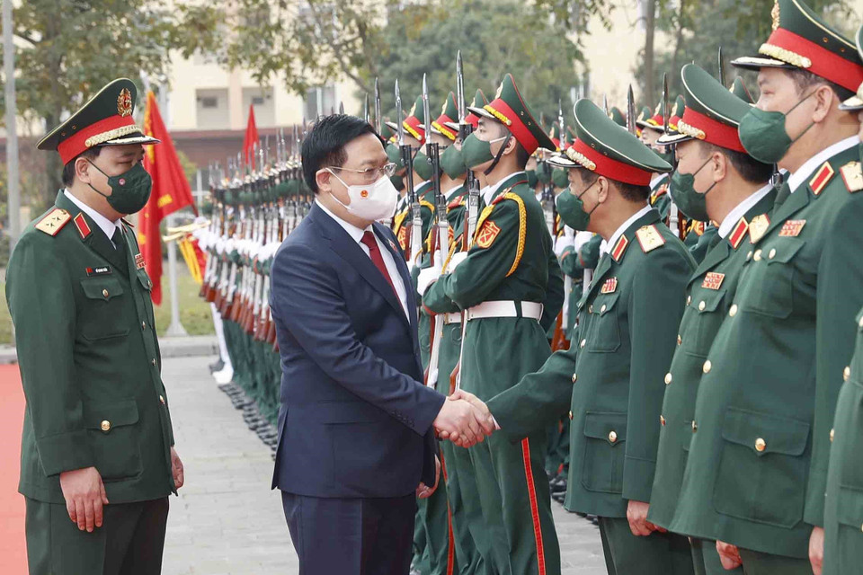 Sáng 19/3, tại tỉnh Thanh Hóa, Chủ tịch Quốc hội Vương Đình Huệ dự Lễ kỷ niệm 65 năm Ngày truyền thống Nhà máy Z111 (Tổng cục Công nghiệp Quốc phòng). (Ảnh: Doãn Tấn/TTXVN)