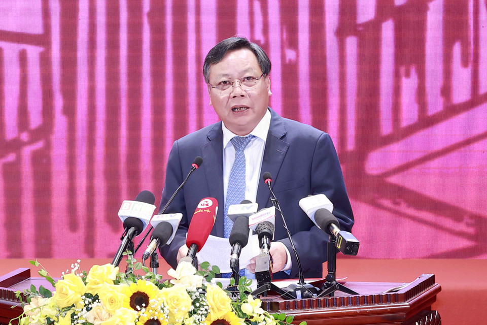 Ông Nguyễn Văn Phong, Phó Bí thư Thành ủy Hà Nội trình bày tham luận Định hướng, chính sách và nguồn lực cho phát triển công nghiệp văn hóa, xây dựng thương hiệu Thành phố sáng tạo. (Ảnh: Doãn Tấn/TTXVN)