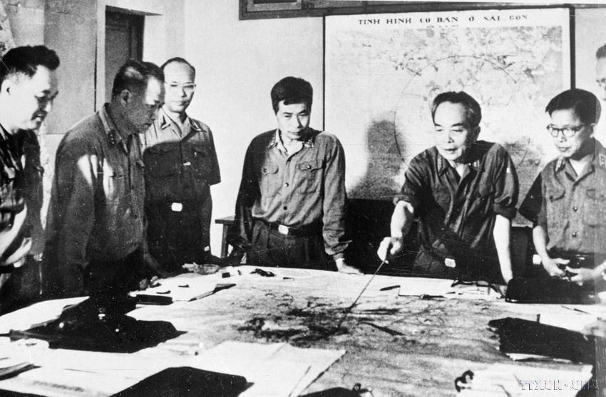 Quân ủy Trung ương theo dõi diễn biến của chiến dịch Hồ Chí Minh đánh vào Sài Gòn. (Nguồn: TTXVN)