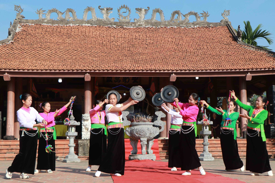 Lễ cúng cơm mới là một trong những hoạt động nhằm bảo tồn, phát huy bản sắc văn hóa của dân tộc Mường và các dân tộc thiểu số khác trên địa bàn huyện Thanh Sơn. (Ảnh: Trung Kiên/TTXVN)