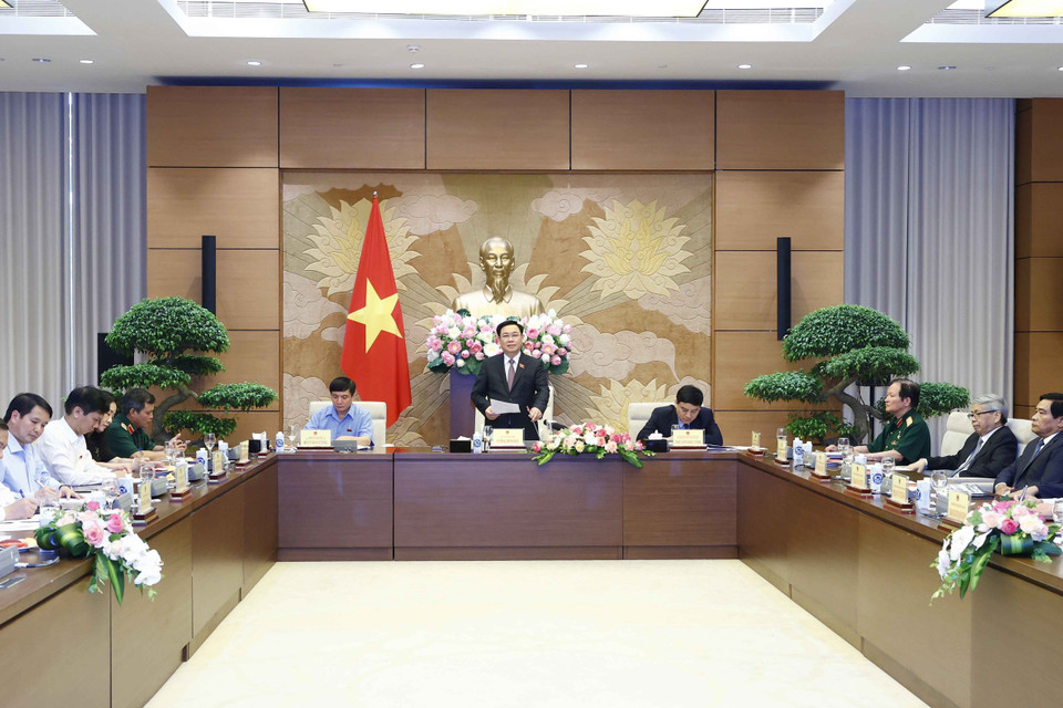 Quang cảnh buổi tiếp các thành viên Câu lạc bộ Kinh tế, Văn hóa và Du lịch của Chủ tịch Quốc hội Vương Đình Huệ. (Ảnh: Doãn Tấn/TTXVN)