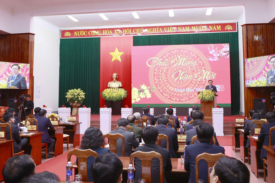 Tiếp tục chương trình thăm, chúc Tết Nguyên đán Quý Mão năm 2023 tại Quảng Bình, chiều 8/1, Chủ tịch Quốc hội Vương Đình Huệ làm việc với lãnh đạo chủ chốt tỉnh Quảng Bình. (Ảnh: Doãn Tấn/TTXVN)