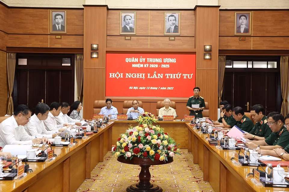 Đại tướng Phan Văn Giang, Ủy viên Bộ Chính trị, Phó Bí thư Quân ủy Trung ương, Bộ trưởng Bộ Quốc phòng phát biểu tại hội nghị. (Ảnh: Trí Dũng/TTXVN)