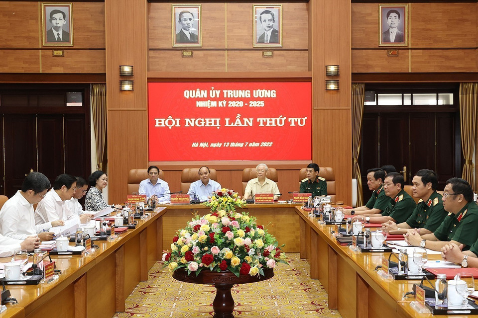 Tổng Bí thư Nguyễn Phú Trọng, Bí thư Quân ủy Trung ương cùng các đồng chí lãnh đạo Đảng và Nhà nước dự hội nghị. (Ảnh: Trí Dũng/TTXVN)