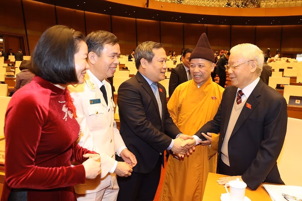 Hình ảnh Tổng Bí thư Nguyễn Phú Trọng với các đại biểu dự kỳ họp bất thường lần thứ hai, Quốc hội khóa XV. (Ảnh: Trí Dũng/TTXVN)