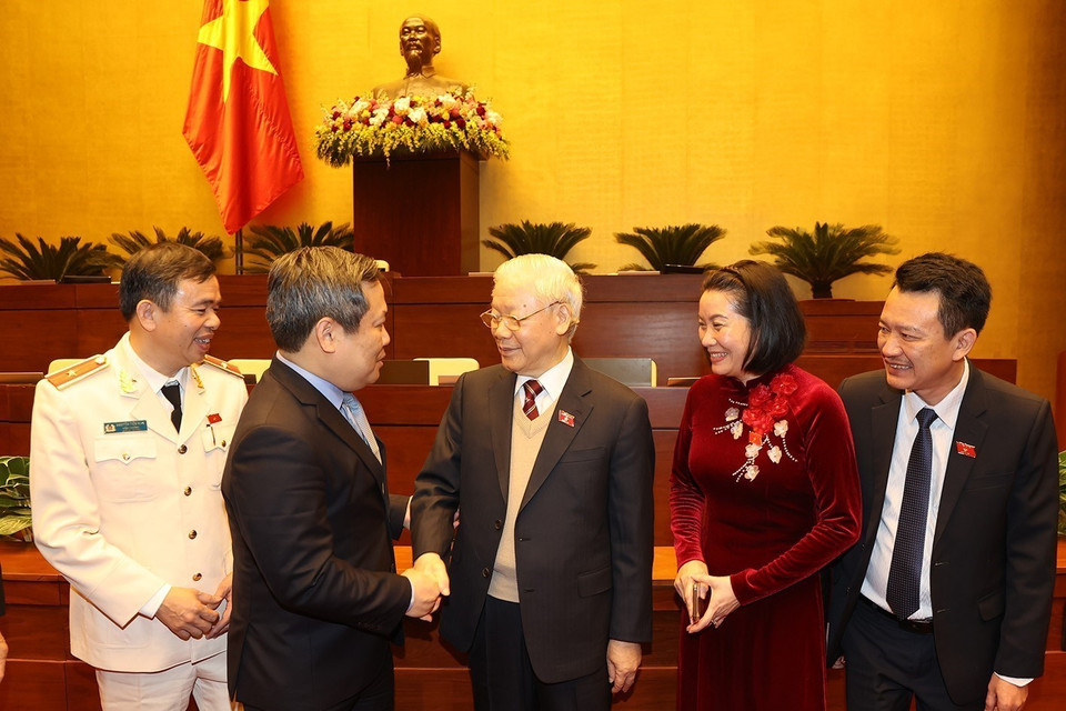 Tổng Bí thư Nguyễn Phú Trọng với các đại biểu dự kỳ họp bất thường lần thứ hai, Quốc hội khóa XV. (Ảnh: Trí Dũng/TTXVN)