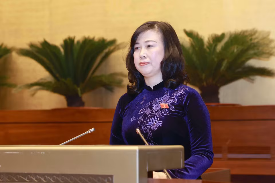 Bộ trưởng Bộ Y tế Đào Hồng Lan trình bày báo cáo. (Ảnh: Doãn Tấn/TTXVN)