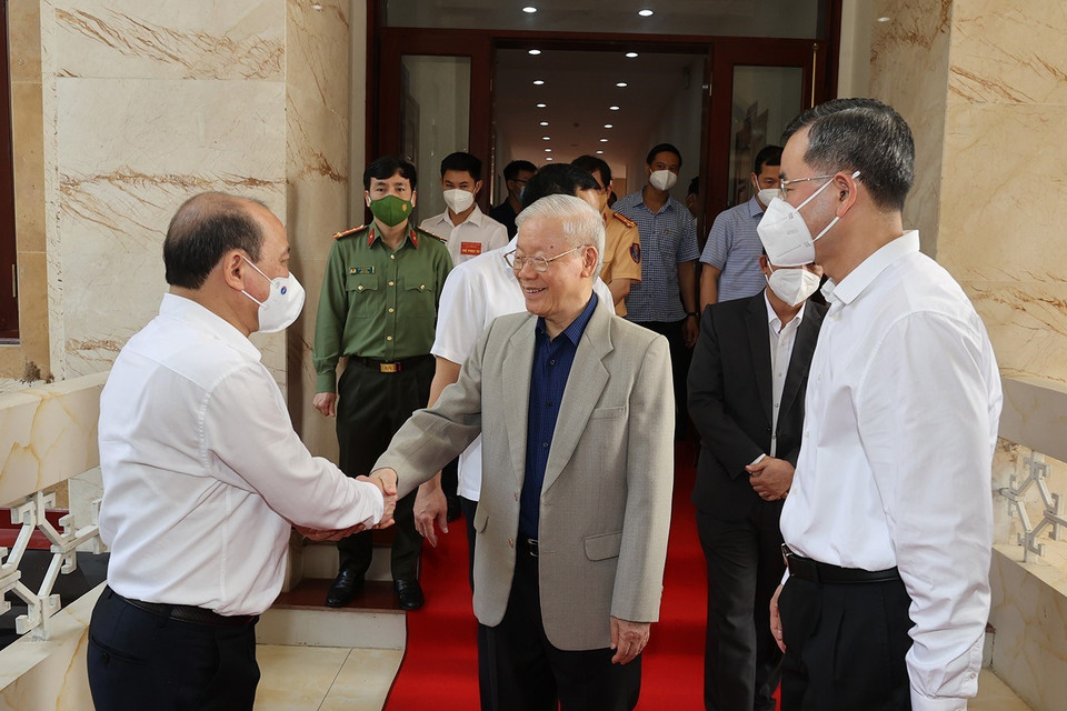 Tổng Bí thư Nguyễn Phú Trọng thăm và làm việc với tỉnh Hòa Bình về thực hiện nhiệm vụ phát triển kinh tế-xã hội, an ninh- quốc phòng, đối ngoại, công tác xây dựng Đảng. (Ảnh: Trí Dũng/TTXVN) 