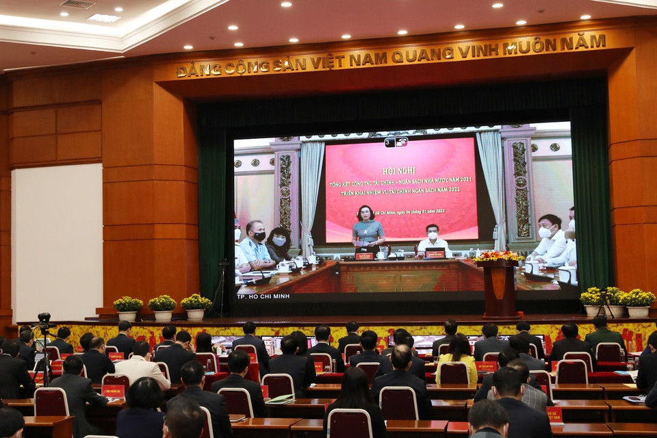 Bà Phan Thị Thắng, Phó Chủ tịch thường trực UBND Thành phố Hồ Chí Minh, phát biểu trực tuyến. (Ảnh: Phạm Hậu/TTXVN)