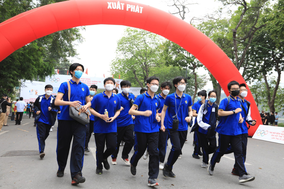 Các vận động viên tham gia giải chạy Báo Hà Nội mới. (Ảnh: Hoàng Hiếu/TTXVN)