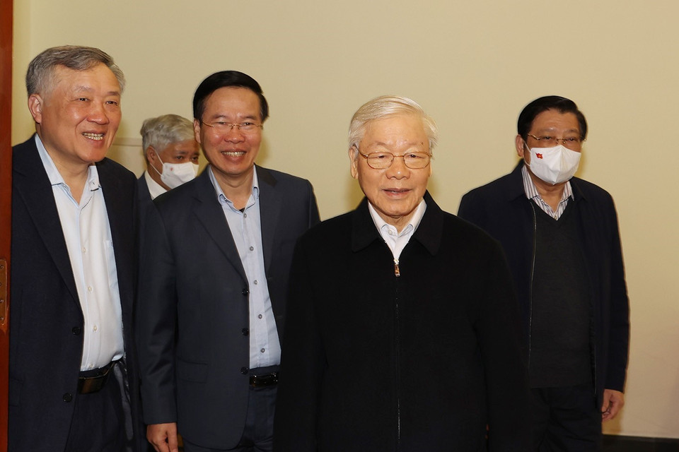 Tổng Bí thư Nguyễn Phú Trọng và các Ủy viên Bộ Chính trị, Bí thư Trung ương Đảng đến dự cuộc họp. (Ảnh: Trí Dũng/TTXVN)