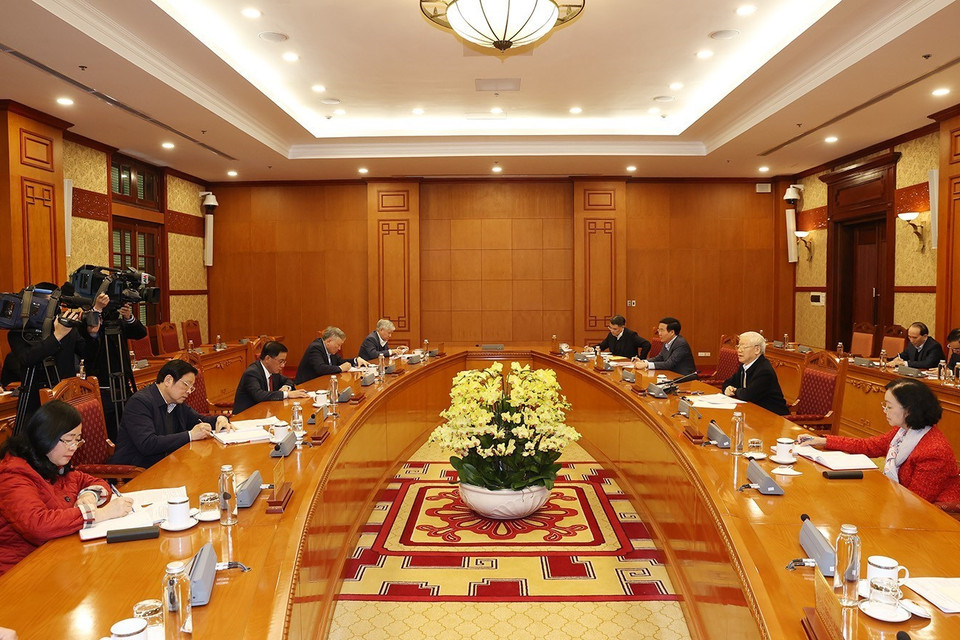 Tổng Bí thư Nguyễn Phú Trọng chủ trì cuộc họp của Ban Bí thư đánh giá tình hình thực hiện Chỉ thị số 11 ngày 8/12/2021 của Ban Bí thư về việc tổ chức Tết Nhâm Dần năm 2022 và Chỉ thị số 35/ CT-TTg ngày 31/12/2021 về việc tăng cường các biện pháp đảm bảo đón Tết Nguyên đán 2022 vui tươi, lành mạnh, an toàn, kiết kiệm. (Ảnh: Trí Dũng/TTXVN) 