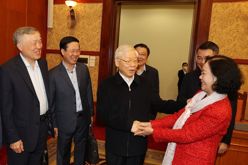 Tổng Bí thư Nguyễn Phú Trọng và các Ủy viên Bộ Chính trị, Bí thư Trung ương Đảng đến dự cuộc họp. (Ảnh: Trí Dũng/TTXVN)