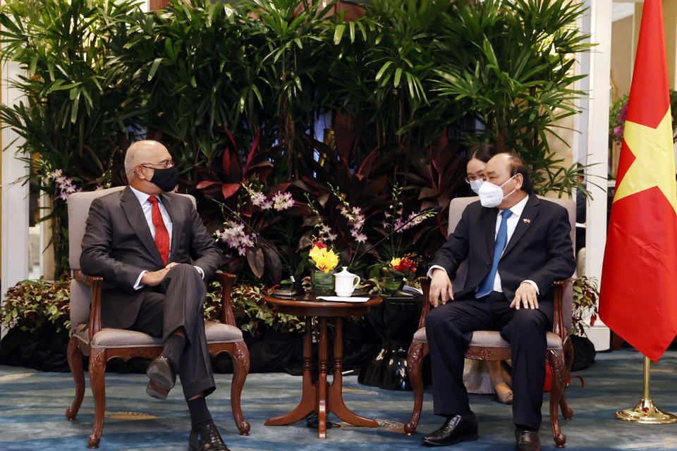 Chủ tịch nước Nguyễn Xuân Phúc tiếp ông Piyush Gupta, Tổng Giám đốc Ngân hàng DBS. (Ảnh: Thống Nhất/TTXVN)