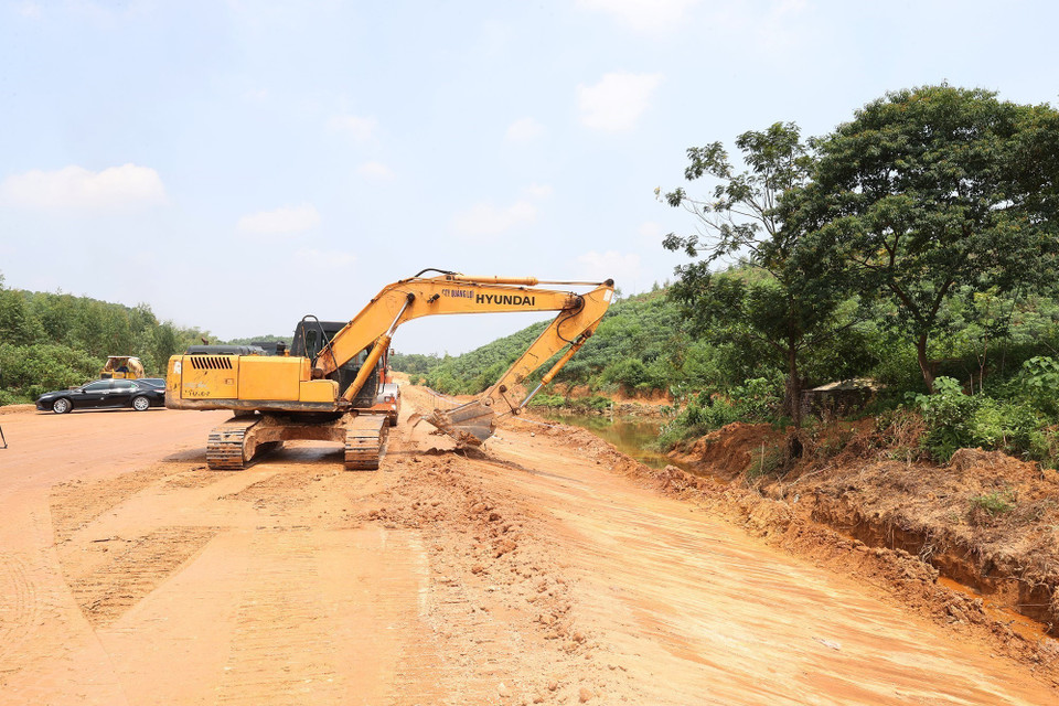 Dự án tuyến đường cao tốc Tuyên Quang- Phú Thọ đang thi công giai đoạn 1. (Ảnh: Dương Giang/TTXVN)