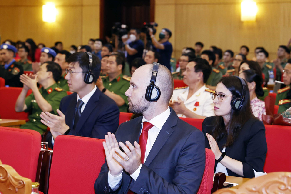 Các đại biểu quốc tế dự buổi lễ. (Ảnh: Thống Nhất/TTXVN)