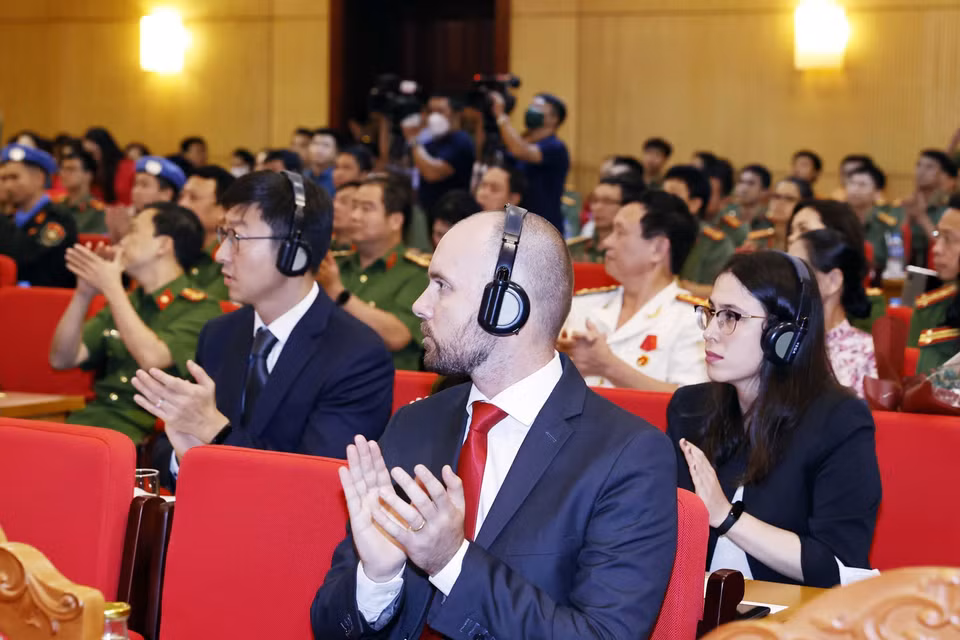 Các đại biểu quốc tế dự buổi lễ. (Ảnh: Thống Nhất/TTXVN)