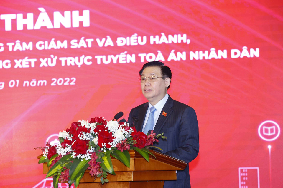 Chủ tịch Quốc hội Vương Đình Huệ phát biểu tại lễ khánh thành. (Ảnh: Doãn Tấn/TTXVN)