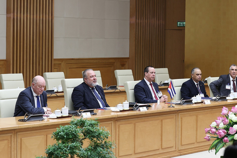 Thủ tướng nước Cộng hòa Cuba Manuel Marrero Cruz và các thành viên đoàn Cuba tham dự hội đàm. (Ảnh: Dương Giang/TTXVN)